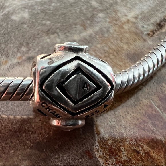 Authentic Clear Swarovski Chamilia Charm- April Birthstone Heart 925 Silver - Picture 5 of 6